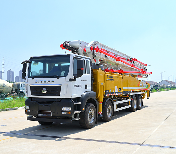 XCMG official new with sitrak chassis China 58m concrete pump truck HB58V price